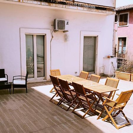 Suite Con Terrazza In Centro Storico Catane Extérieur photo