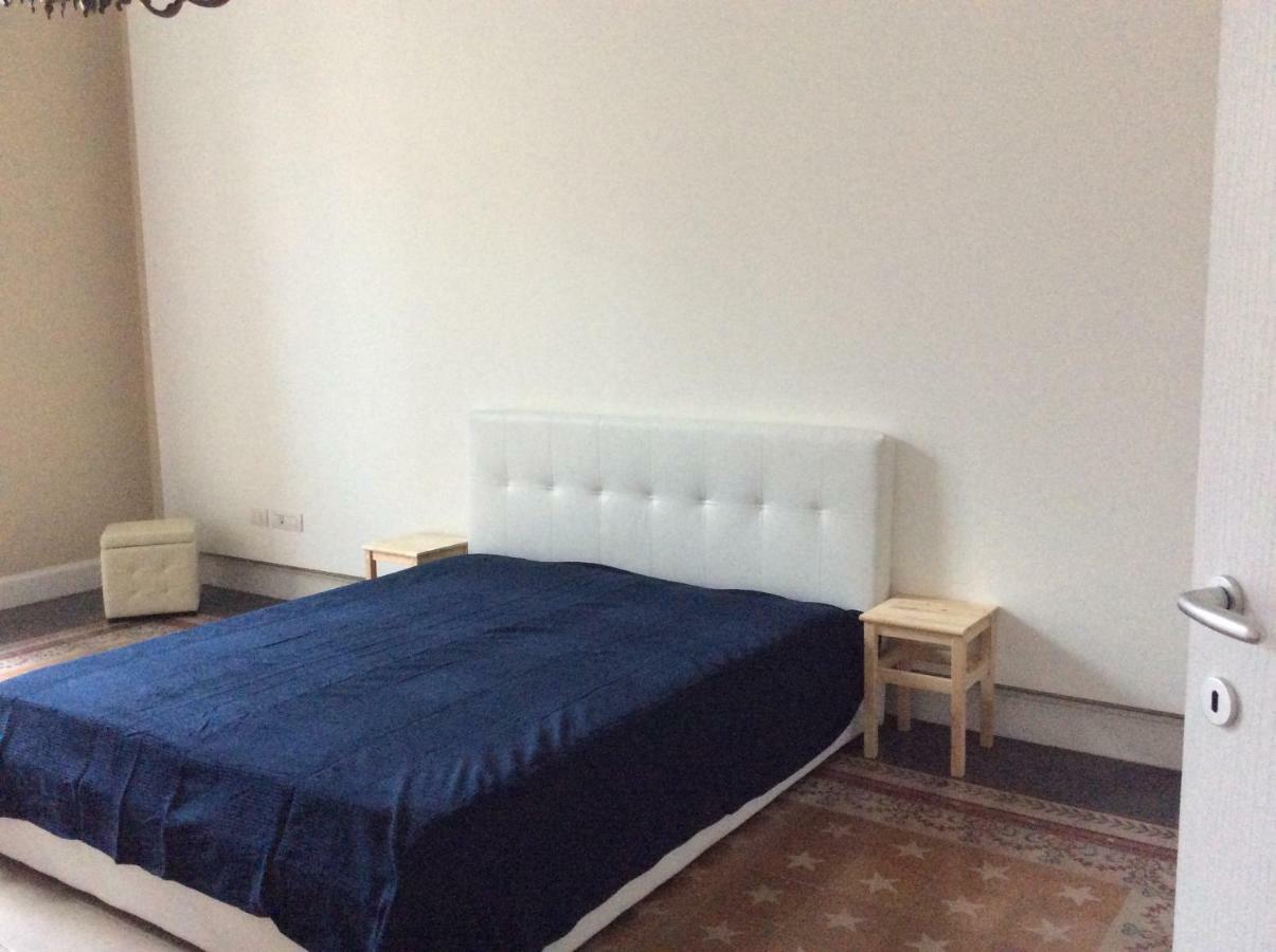 Suite Con Terrazza In Centro Storico Catane Extérieur photo