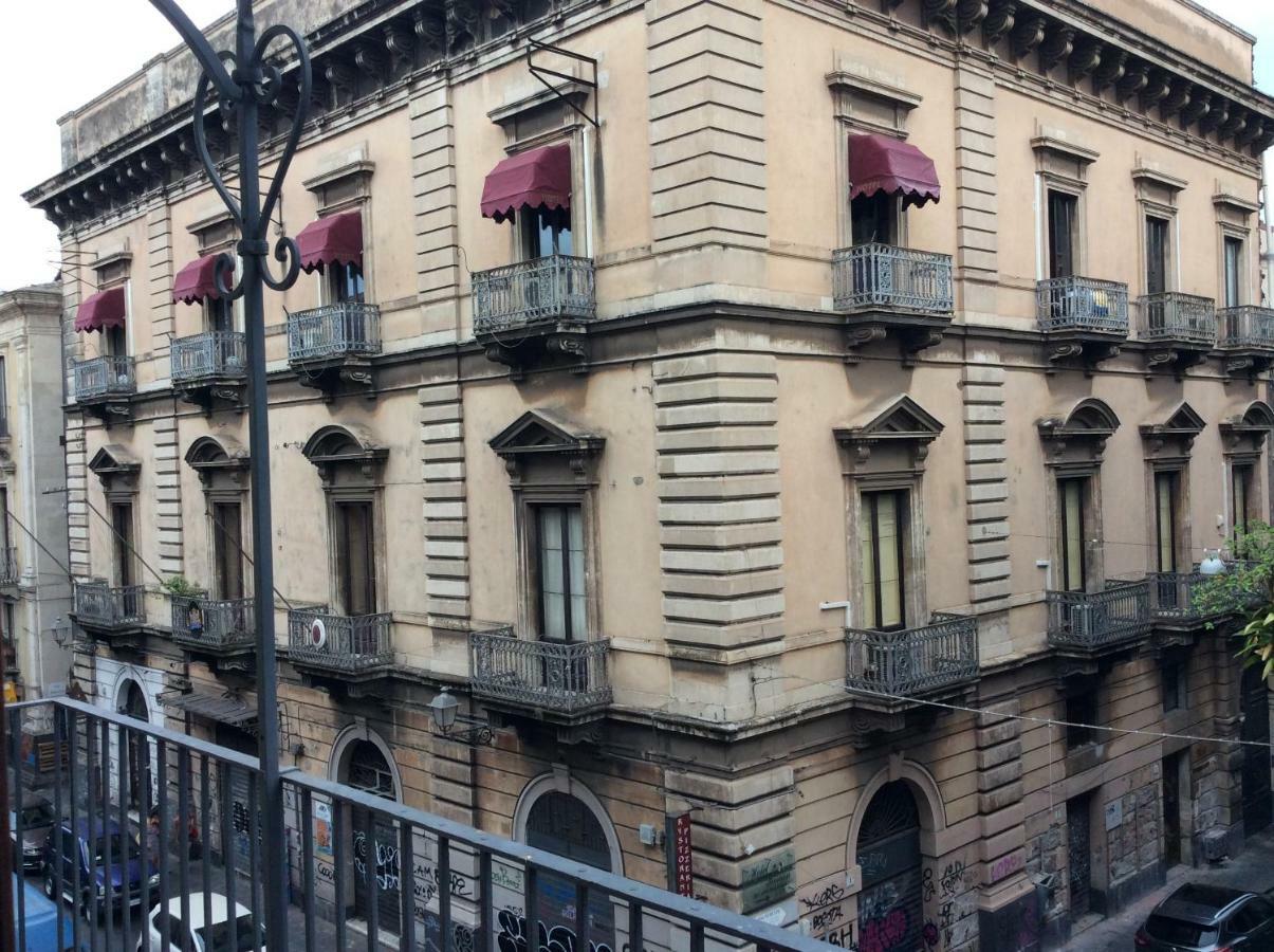 Suite Con Terrazza In Centro Storico Catane Extérieur photo