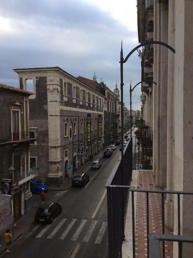 Suite Con Terrazza In Centro Storico Catane Extérieur photo