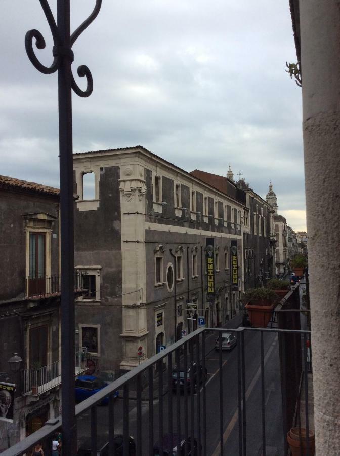 Suite Con Terrazza In Centro Storico Catane Extérieur photo